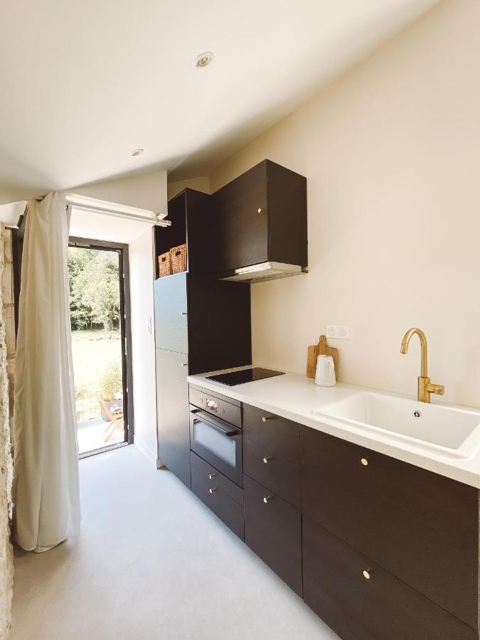 La Parenthese, Joli Studio Avec Terrasse Valeuil エクステリア 写真