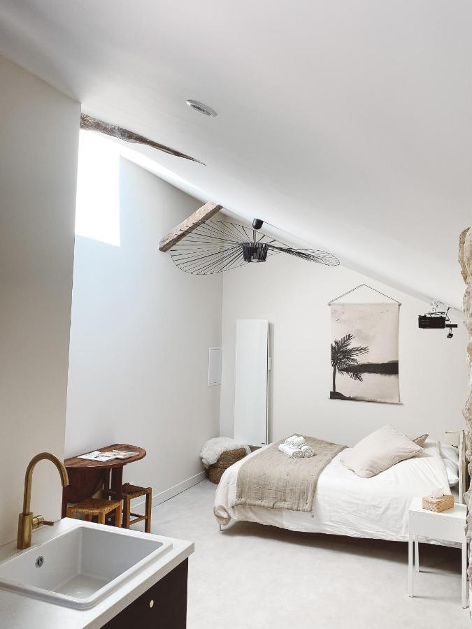 La Parenthese, Joli Studio Avec Terrasse Valeuil エクステリア 写真
